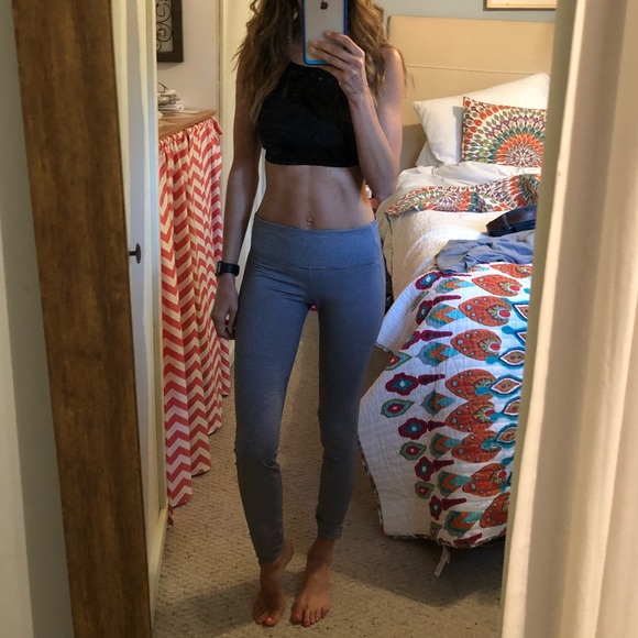 Mind The Gap Yoga Pants